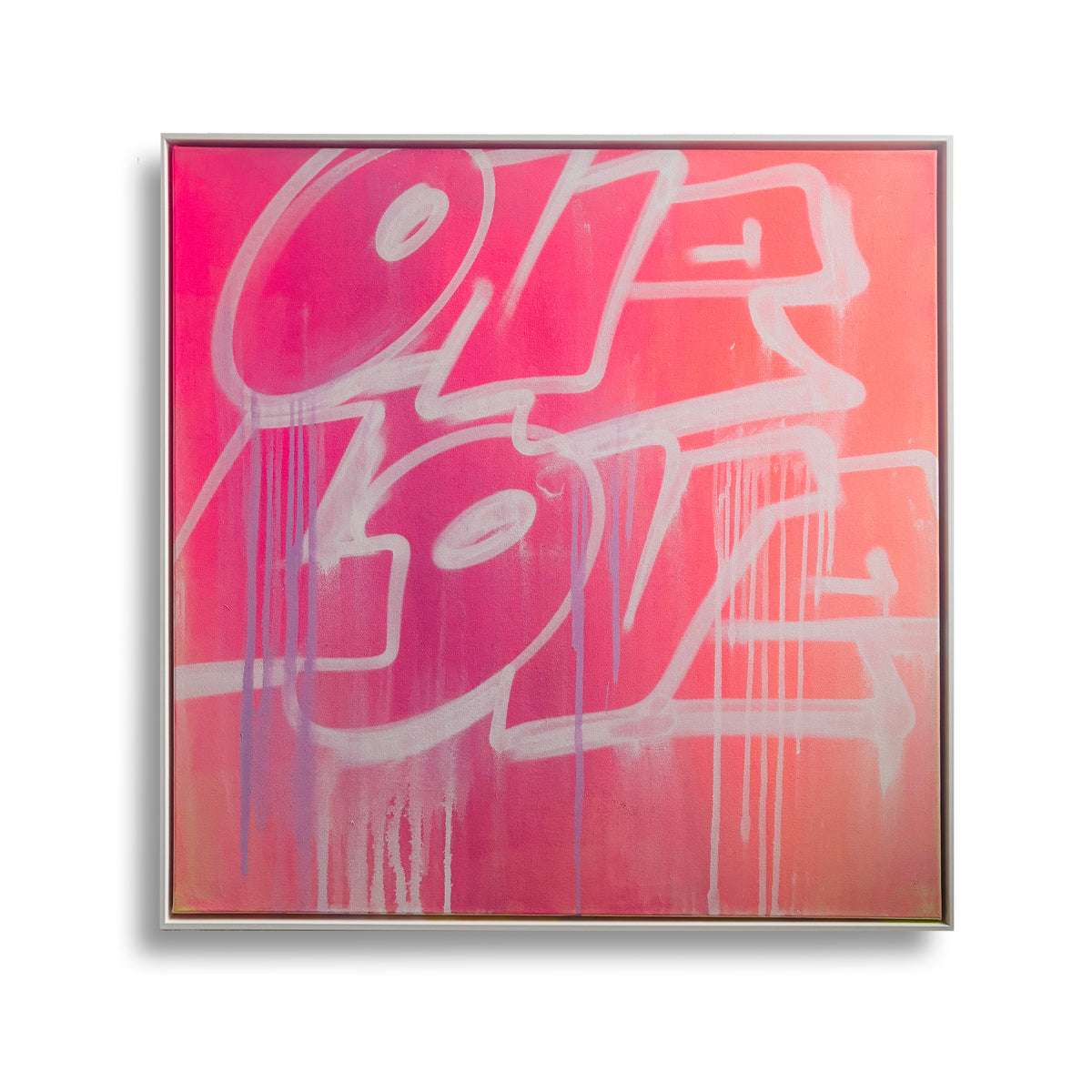 Originalgemälde One Love 3 von Daniel Ferino und annigrob.studio – Acryl auf Leinwand im weißen Schattenfugenrahmen. Pink-, pfirsichfarbener Hintergrund und Graffiti-Schrift vorne drauf.