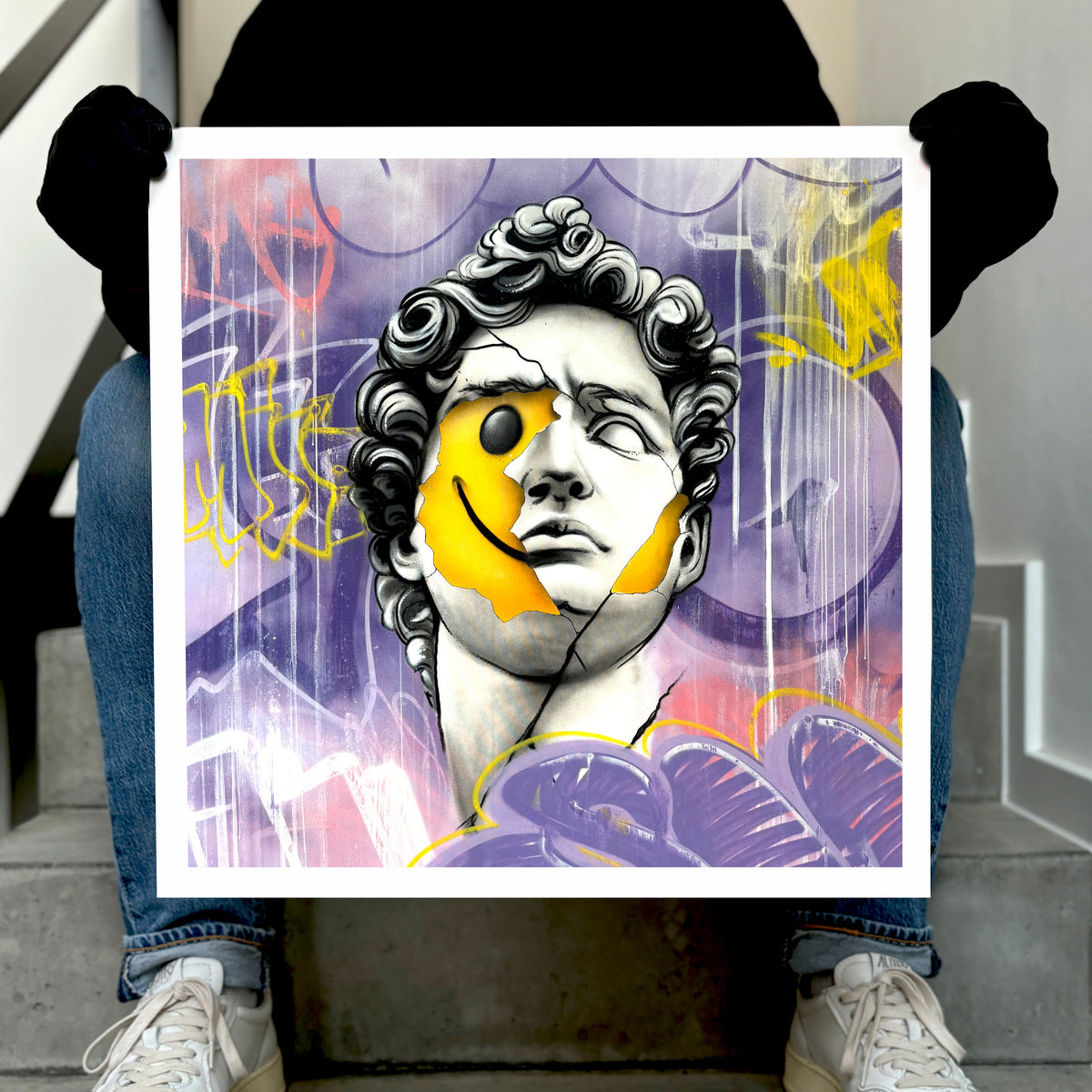 David Kunstdruck von Daniel Ferino – Urban Art Porträt mit abbröckelndem Gesicht und verstecktem Smiley.